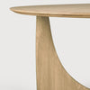 Spisebord Geometric Dining Table Round fra Ethnicraft i oljet eik