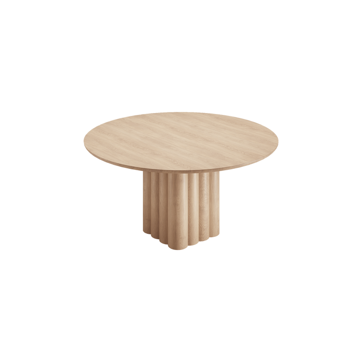 Spisebord Plush Table rundt fra dk3 i såpevasket eik.