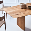 dk3 forener klassisk og moderne møbeldesign med danske håndverkstradisjoner på elegant vis. I samarbeid med kjente designere og arkitekter skaper de (blant annet) spisebord, spisestoler og sofabord med en tidløs appell som utstråler en egen kjærlighet til naturlige materialer.