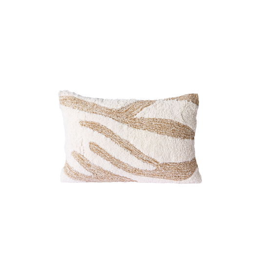 Tilfør hjemmet – eller hytta – en vakker mønstret pute! Puten Fluffy Cushion fra HK Living har et vakkert organisk mønster i krem og beige, som minner oss om både korallrev og snødekte greiner. Puten kan passe inn i mange stiler, men gjør seg ekstra godt i hjem der naturmaterialer rår.