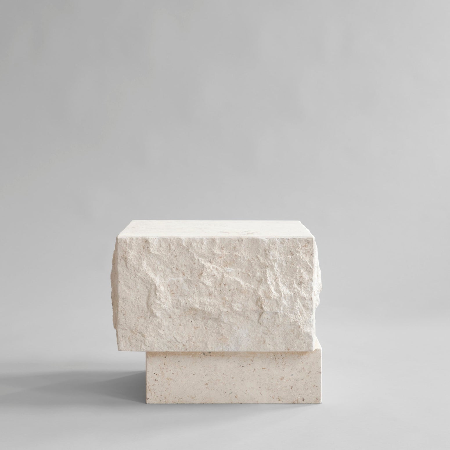 Sidebord Temple Table fra 101 Copenhagen i lav variant