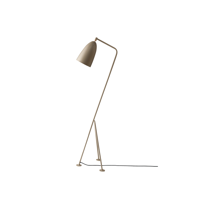 Den ikoniske gulvlampen Gräshoppa fra Gubi, ble designet i 1947 av Greta M. Grossman. Gulvlampen vipper lett bakover som en gresshoppe, og er en av Grossmans mest ikoniske design.