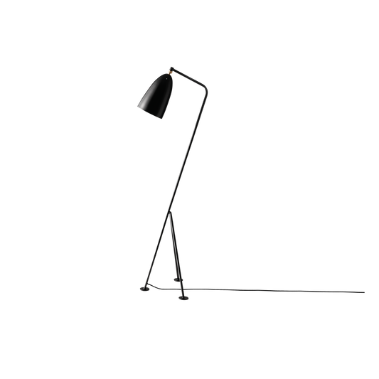 Den ikoniske gulvlampen Gräshoppa fra Gubi, ble designet i 1947 av Greta M. Grossman.