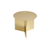 Sidebordet Slit Table, i messing fra Hay er et moderne og gyllent smykke i hjemmet ditt.