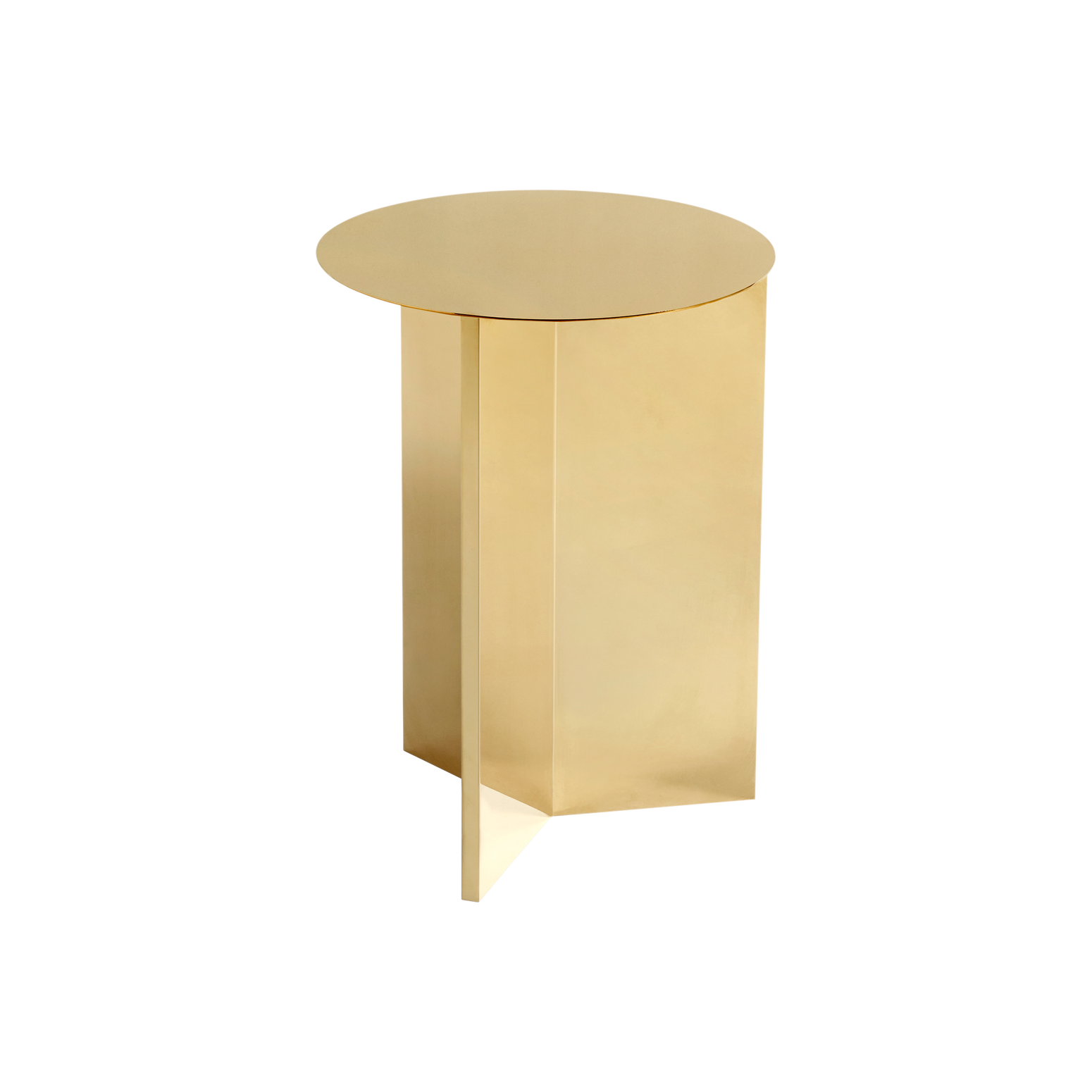 Slit Table i speil fra Hay er inspirert av papirbrettekunsten origami.