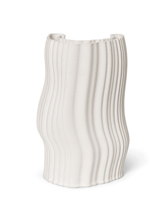 Moire vase er laget med 3D-printing av leire, hvor de tynne lagene gradvis har formet et subtilt mønster på tvers av vasen.