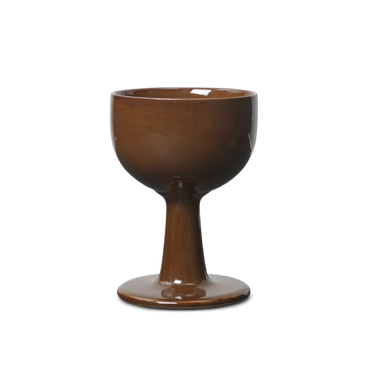 Formen er inspirert av ballongformede vinglass på originale franske bistroer, men er laget i keramikk, med en unik glasur som er reaktiv og i flotte farger