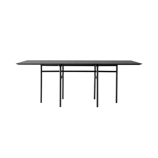 Spisebordet Snaregade, fra Menu er designet av Norm Architects.