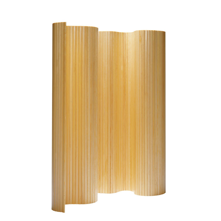 Screen 100 fra Artek er designet av Alvar Aalto i 1936 og er et godt eksempel på hans enestående evne til å blande tradisjonelle materialer med organiske former!