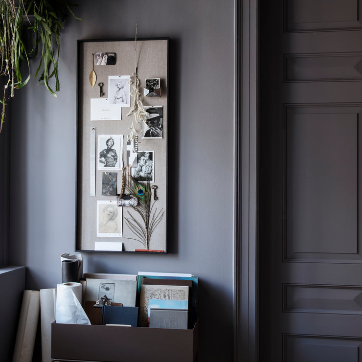 Smal oppslagstavle med stilfullt design.