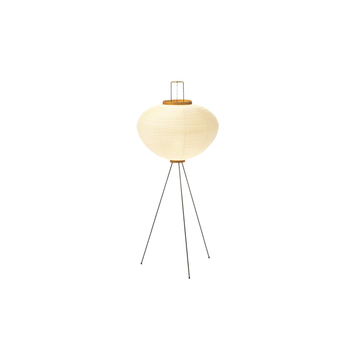 Lampen Akari stålampe 10A, er en del av en lampeserie som er designet av Isamu Noguchi i 1951 for Vitra.