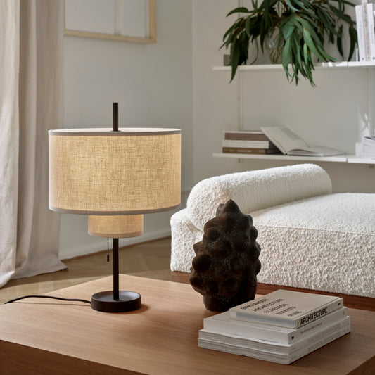 New Works bordlampe tilføyer varme i interiøret, og passer inn i både klassiske og moderne interiør