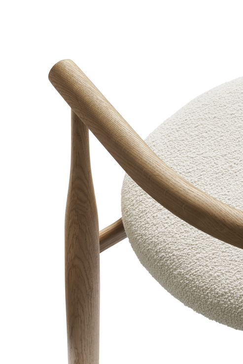 Bukowski Chair i tekstil fra Nevotex, Barnum, Lana 24, Prisgruppe 2