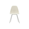 Vi blir aldri lei av denne vakre og funksjonelle klassikeren. Stolen Eames Plastic Chair, fra Vitra, ble designet av Charles og Ray Eames.