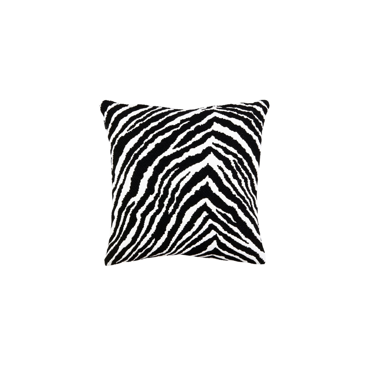 Det klassiske zebra-stoffet fra Artek, som er flittig brukt på deres mest ikoniske møbler, kommer også som putetrekk.