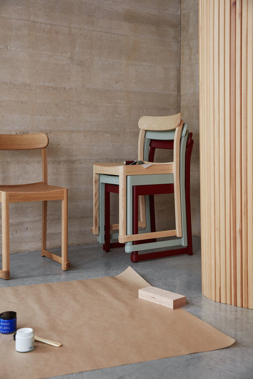 Atelier-stolen kan stables syv stk i høyden