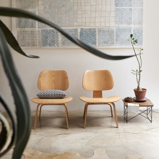 Occasional Table LTR valnøtt fra Vitra, designet av Ray og Charles Eames til deres eget hjem – Eames House.