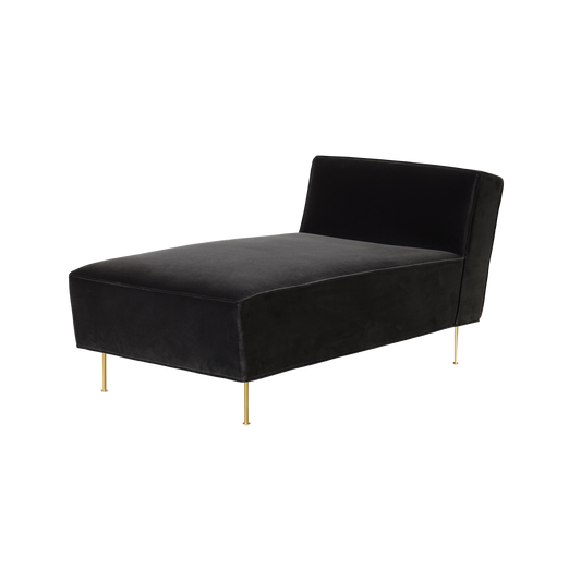 Modern Line Chaise Lounge dagseng fra Gubi i mørkegrå velur.