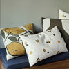 Pute Lemon cushion kommer også i en kvadratisk variant