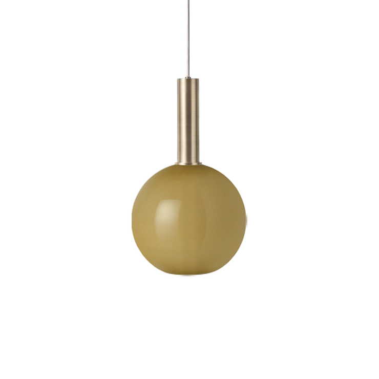 Pendellampe med messingsokkel og kuppel i farget glass, farge Southern Moss.