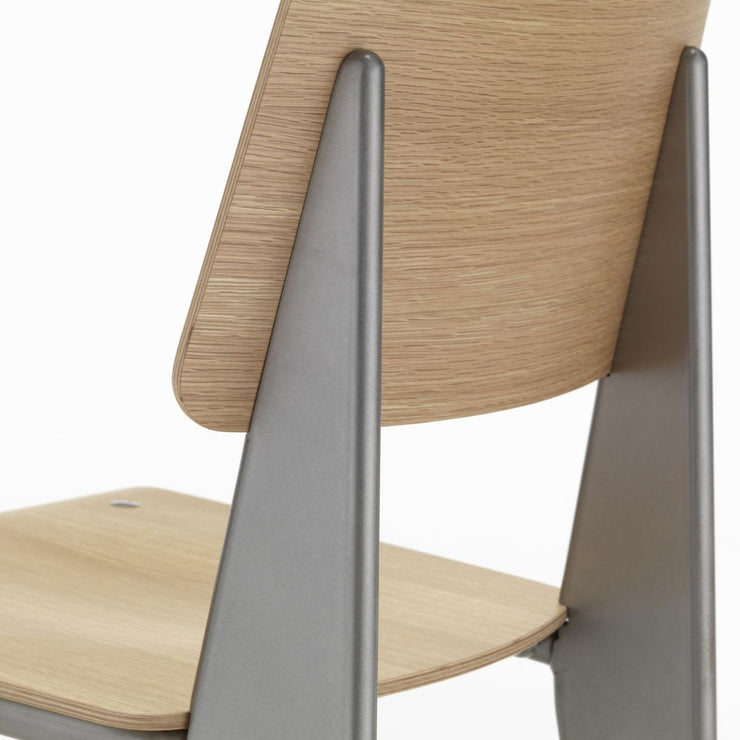 Detalj: Standard Chair Metal Brut / natur eik