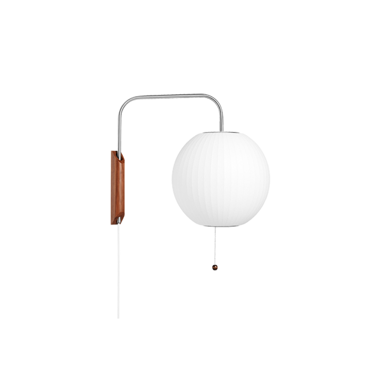 Vegglampe Nelson Ball med veggfeste i valnøtt