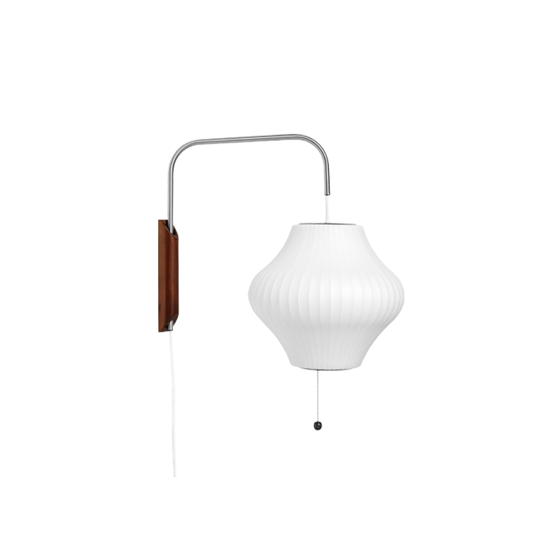 Vegglampe Nelson Pear med veggfeste i valnøtt
