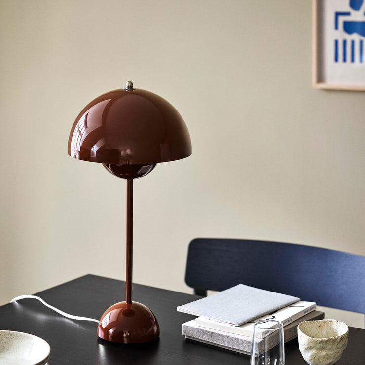 Selv om Panton designet for samtiden og utfordret alt som var av konversjonelle rammer, har designet hans blitt stående som evige og superkule klassikere.