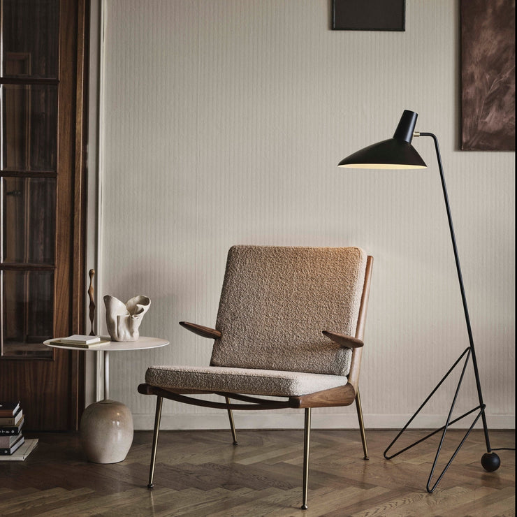 Lys opp hjemmet med dette nye designikonet: Gulvlampen Tripod fra &amp;tradition ble designet i 1953 av designerne og arkitektene Hvidt &amp; Mølgaard.