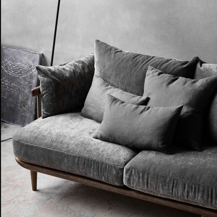 Sofaen kommer også i andre tekstiler- her i heavy linen. Ta kontakt med kundeservice@oslodeco.no dersom du vil vite mer!