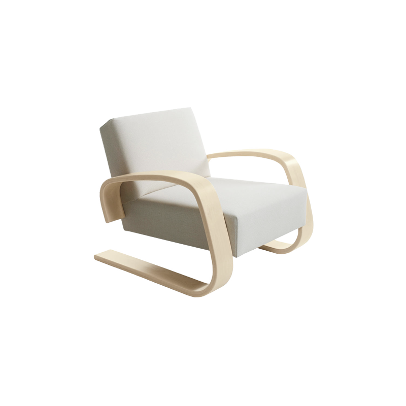 Lenestol Tank Armchair 400 fra Artek: Klarlakkert / Mello Cream 51200