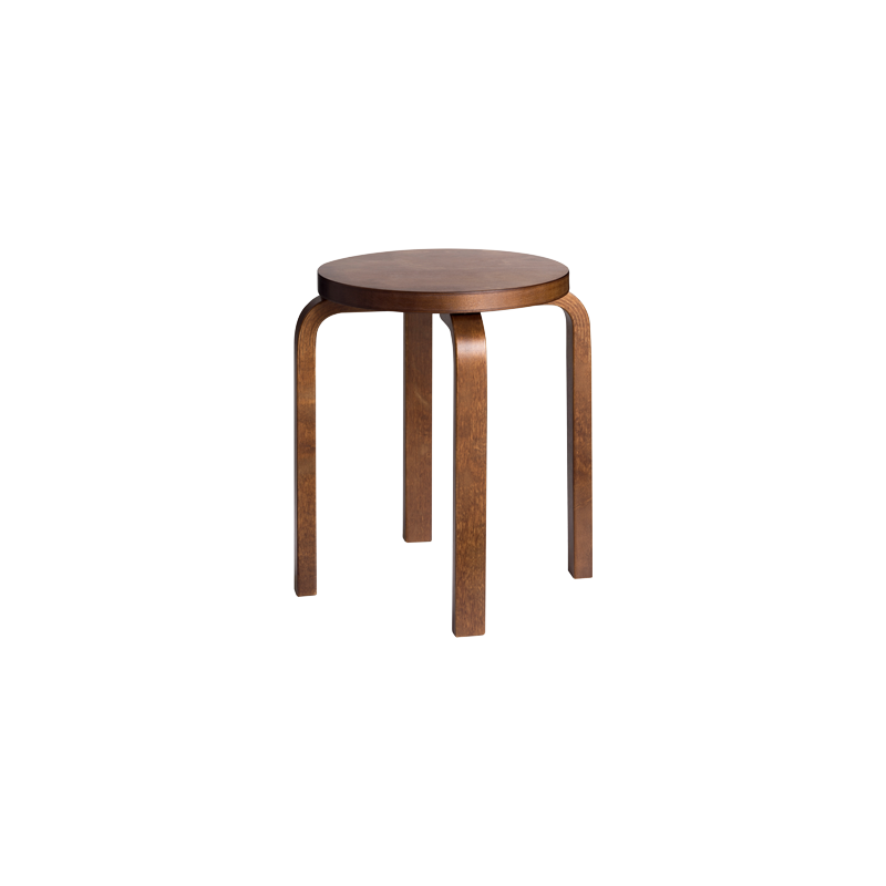 Designklassiker fra 30-tallet, laget i bjørk med valnøttfinish
