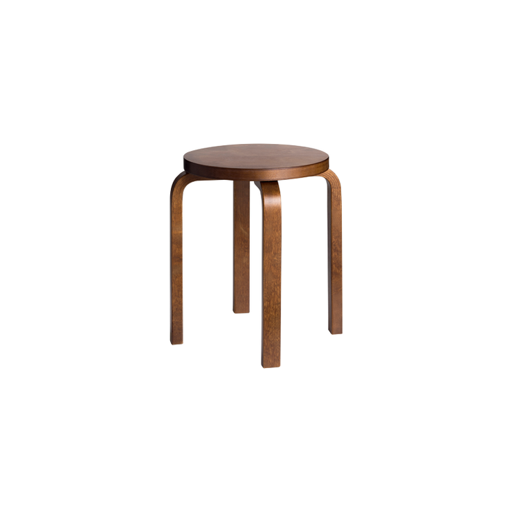 Designklassiker fra 30-tallet, laget i bjørk med valnøttfinish