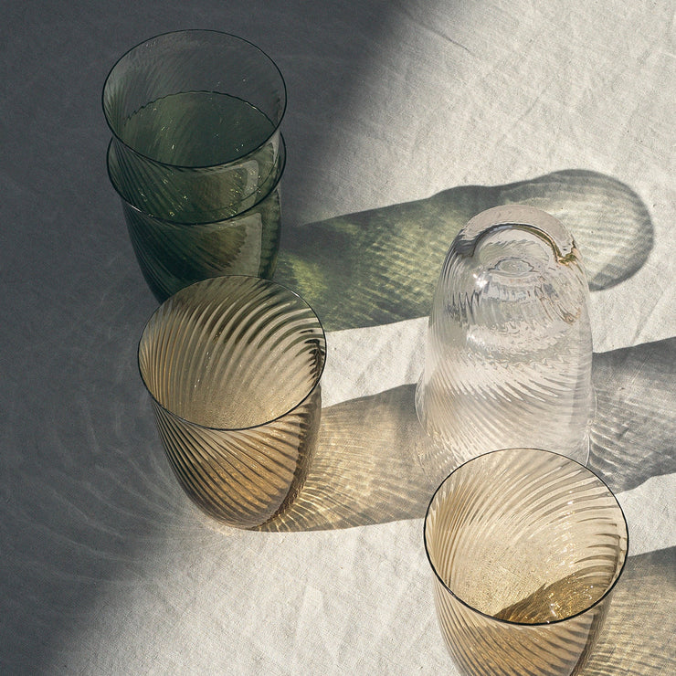 SC61-glasset kommer i tre nydelig duse farger; klart, moss og amber 
