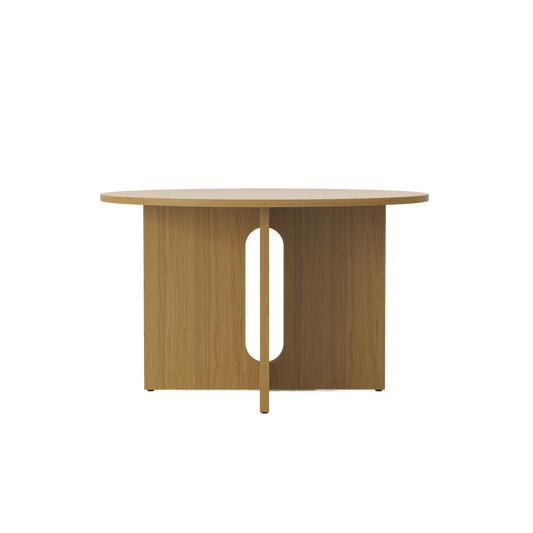 Spisebordet Androgyne Dining Table fra Menu, er et naturlig, vakkert og skulpturelt spisebord. Spisebordet er designet av den norske arkitekten Danielle Siggerud.