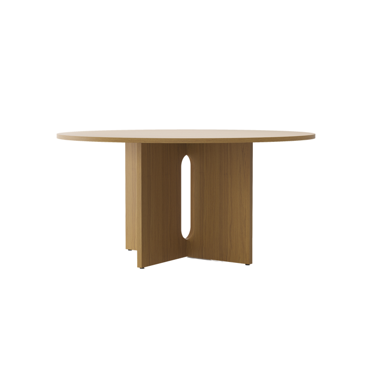 Spisebordet Androgyne Dining Table fra Menu, er et naturlig, vakkert og skulpturelt spisebord. Spisebordet er designet av den norske arkitekten Danielle Siggerud.