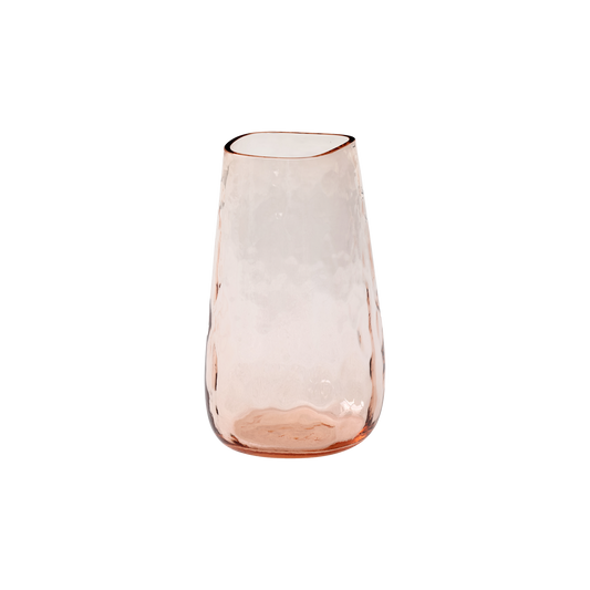 Collect-serien til &tradition hyller vakker, håndlagd og robust kvalitet. Denne vasen er munnblåst og formstøpt i en delikat pudderfarge.
