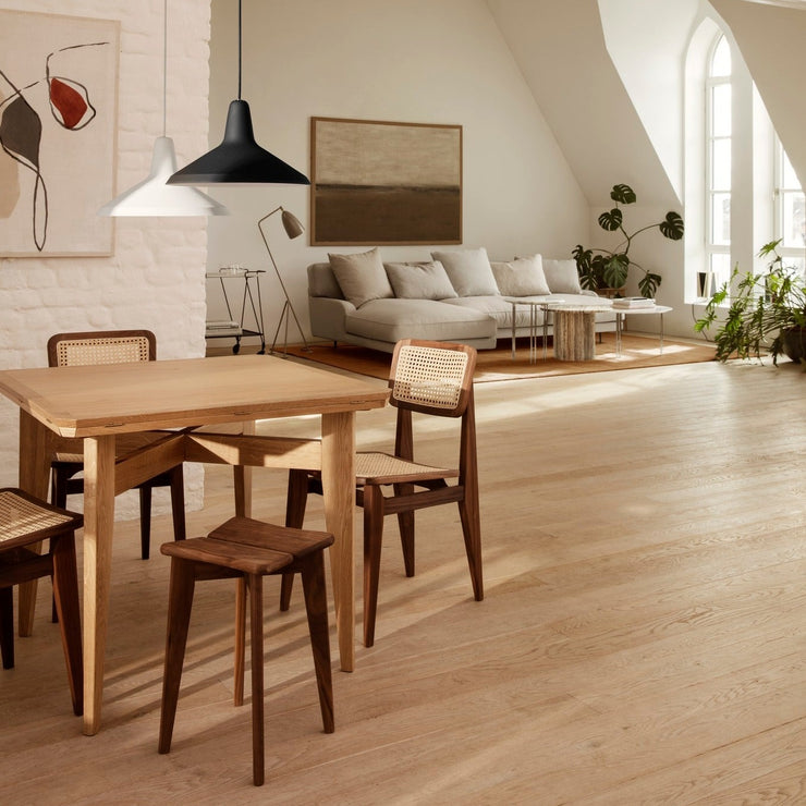 B-Table er kløktig designet for å justere fra firkantet spillbord med plass til fire...