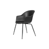 Spisestolene Bat Chair fra Gubi med messingben i fargen Black