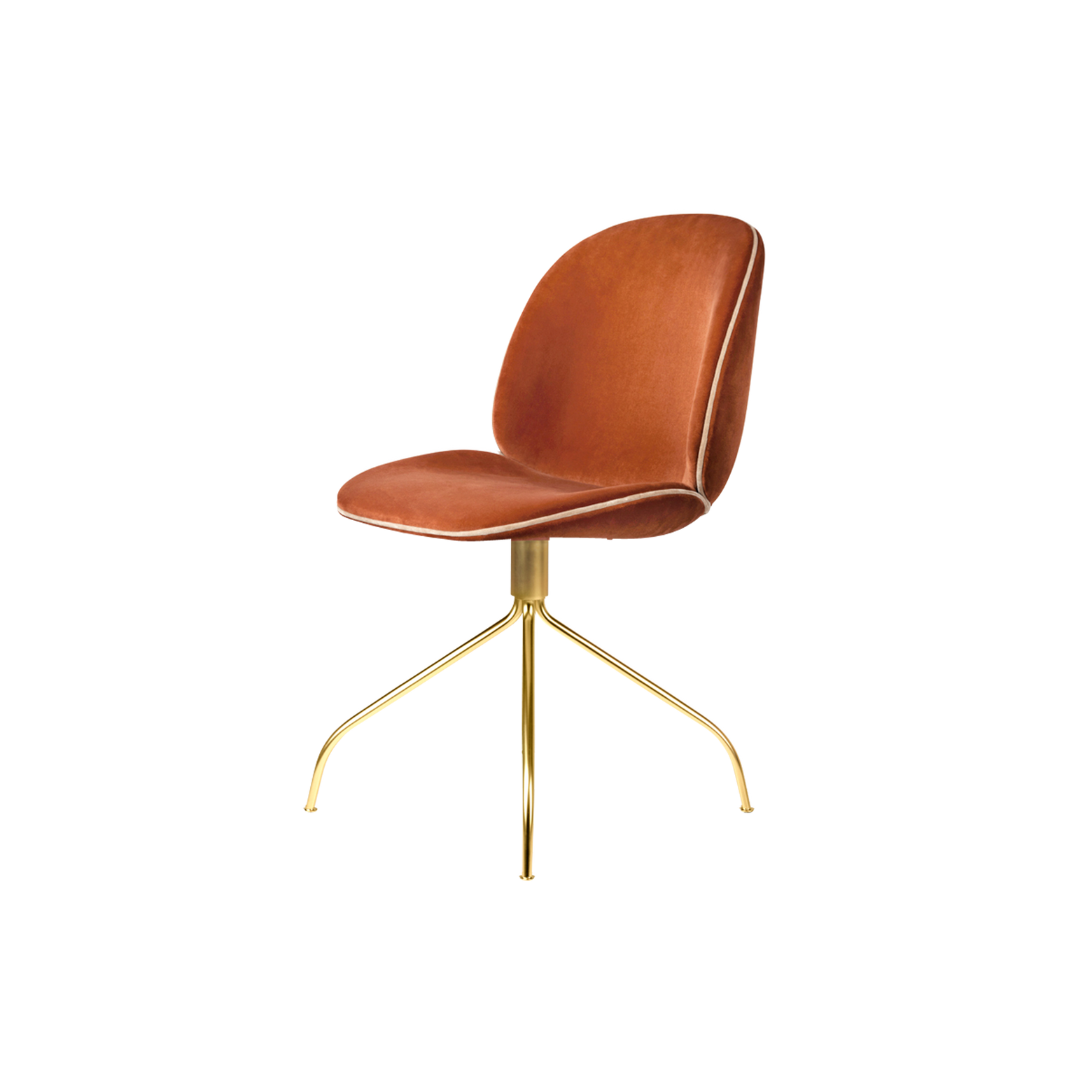 Beetle Chair ble designet av duoen GamFratesi og lansert i 2013, og får mennesker verden over til å bli sittende lenge rundt bordet. En myk funksjonalist med andre ord.