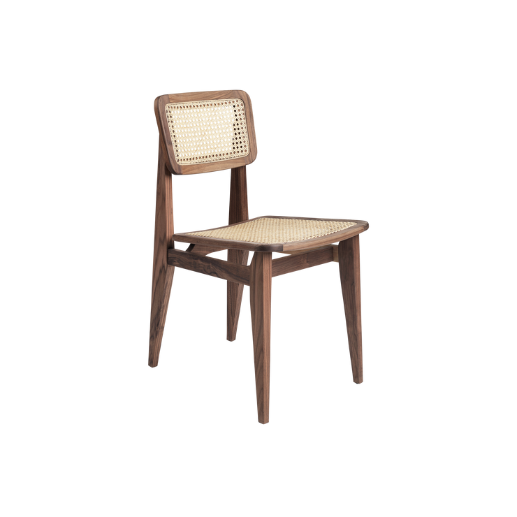 C-Chair Dining Chair fra Gubi Valnøtt, er et smykke av en stol som er hentet fram fra glemselen.