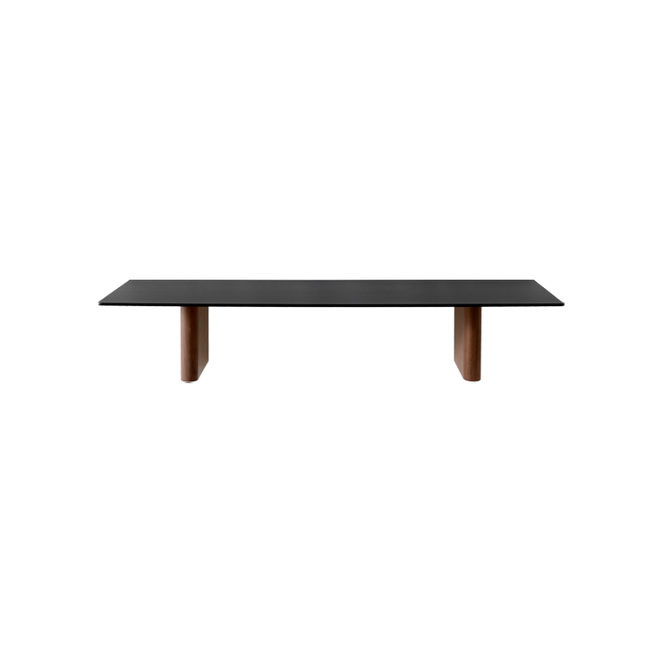 Med rene materialer og et like stilrent design sørger hyllen Column for praktisk avlastning der du trenger det. Like fin alene som flere sammen!