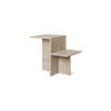 Sofabordet Distinct Coffee Table fra ferm LIVING, har et nydelig, minimalistisk design som står i kontrast til den materialet.