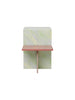 Bordet Distinct Side Table er like i iøyenfallende som det er vakkert