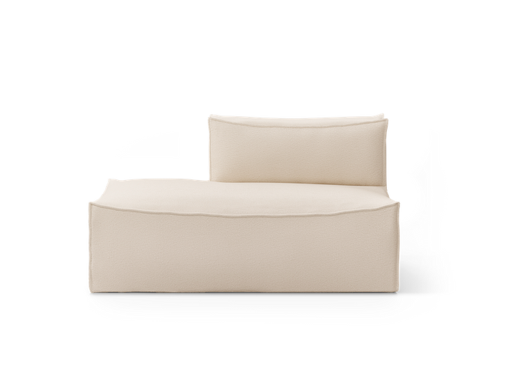 Off-white ende small, med åpen ende venstre. Mål: B 150 x H 76 x D 95 cm