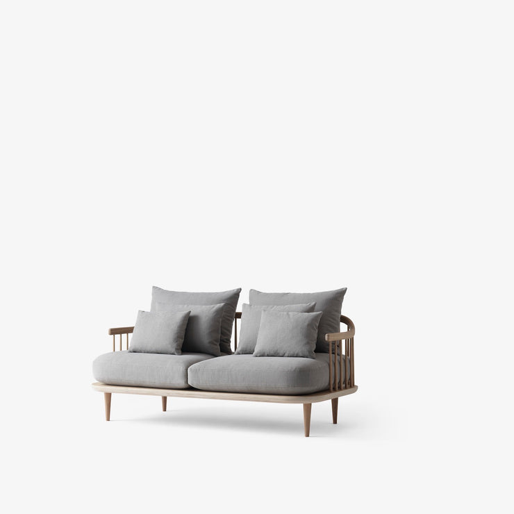 Fly SC2 sofa 2-seter, White Oiled Oak. Tekstil: Hot Madison 094