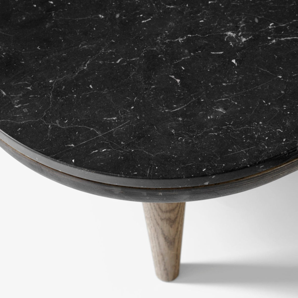 Smoked oak / Black marquina