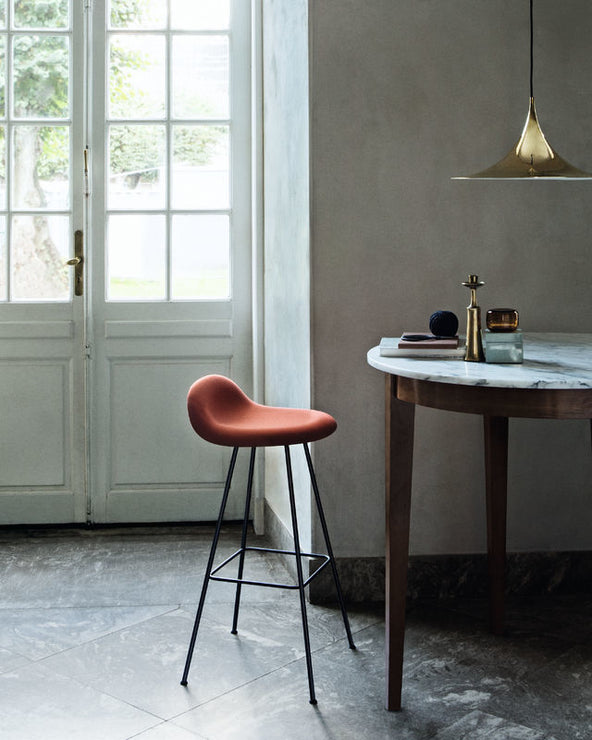 Semi Pendant ble designet av Claus Bonderup og Torsten Thorup i 1968
