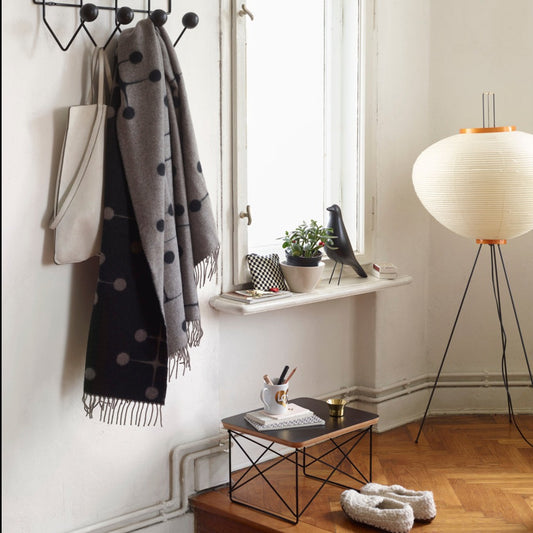 Bordet kan brukes på ulike måter, og er like praktisk som det er estetisk.