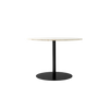 Spisebord Harbour Column Dining Table Marmor fra Menu, er et enkelt og delikat spisebord.